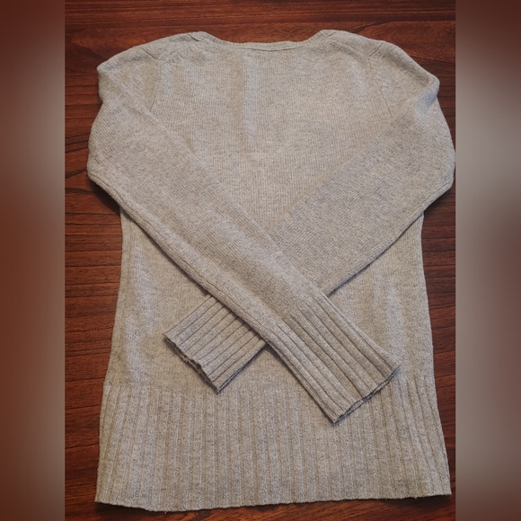 Perfect Fit V-Neck Sweater - Picture 6 of 6